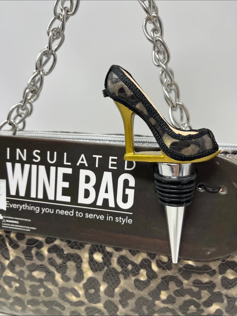 WINE BUNDLE OF INSULATED WINE TRAVEL BAG, WINE CUPS AND ACCESSORIES